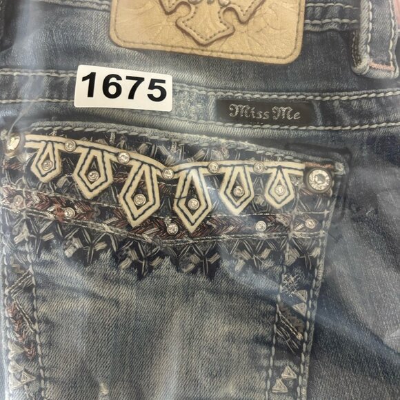 Miss Me MidRise Straight Jeans Rhinestone Destroyed Light Wash Women’s Size 29 - Picture 13 of 13